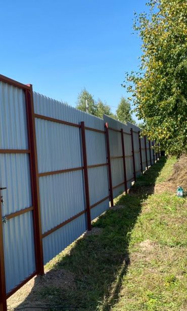 Фото забора из профнастила в Тульской области